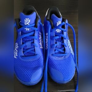 Boys kyrie flytrap 2